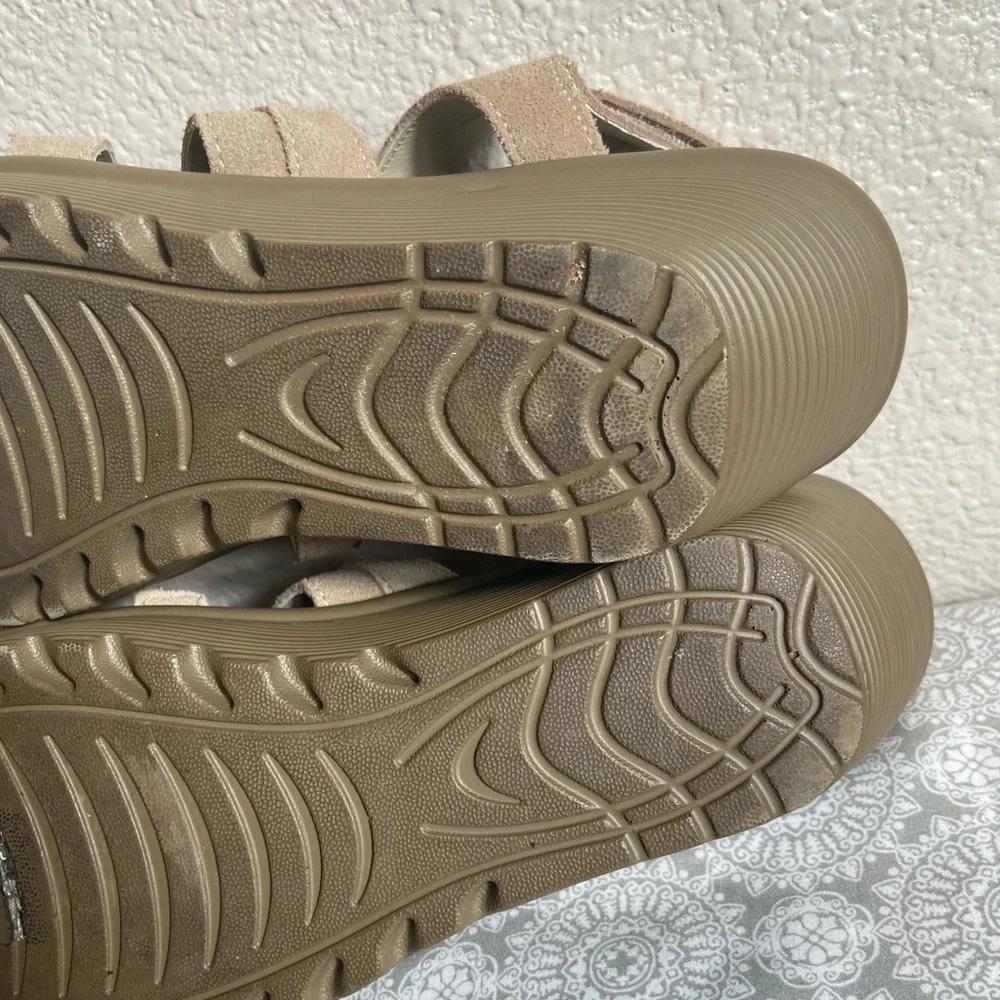 Skechers~Cut-Out~Tan~Suede~Slingback~Velcro Closure~Wedge~Sandals~Size 11